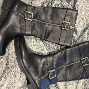 VIONIC womens leather black boots with gold accent zipper & buckle/logo sz 6.5